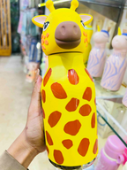 Insulated steel water bottle with 3D giraffe silicone cap, front view