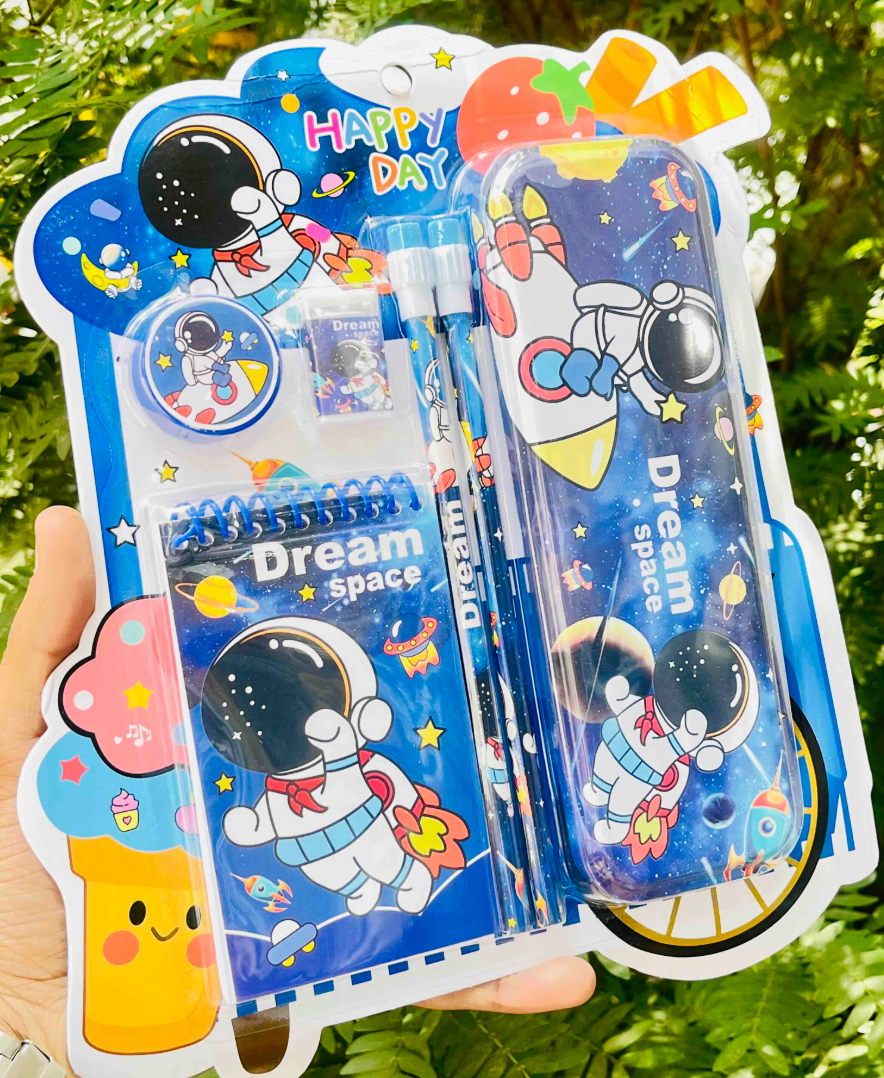 Fancy 6-in-1 cartoon stationery gift set - astronaut space design