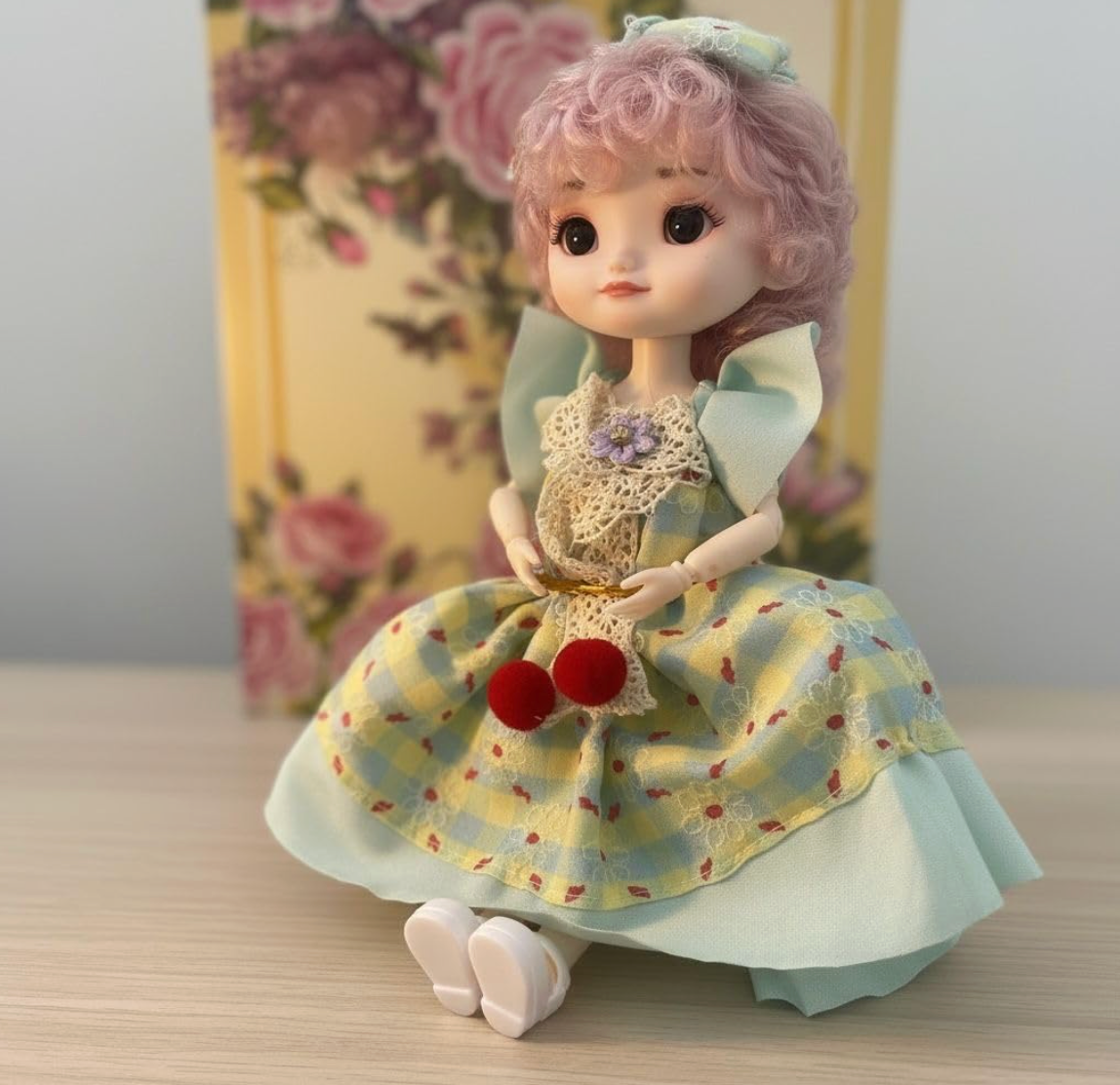 Ball-jointed doll detail